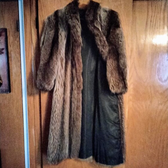 A pre-owned Raccoon fur coat - Picture 3 of 7